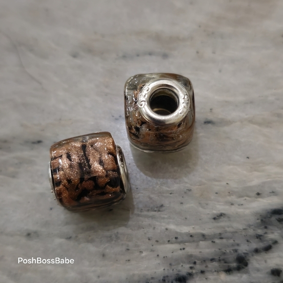 2 925 square metal center glass beads - Picture 1 of 7